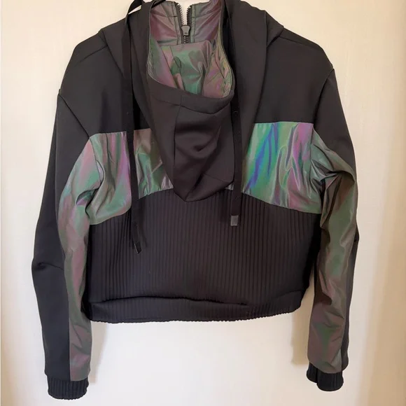 RARE ALO Yoga Black and Iridescent Jacket - Picture 4 of 4